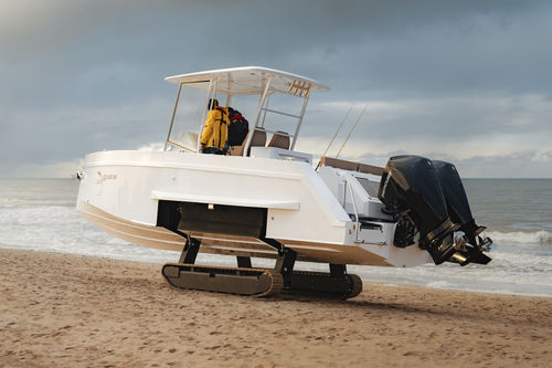Barco open fueraborda - Fisher - Iguana Yachts - bimotor / casco de planeo / con consola central