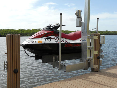 Ascensor para moto acuática - Neptune Boat Lifts, Inc.  - de aluminio