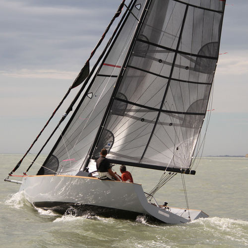 Velero con 1 camarote - Rosso 28 - CHANTIER DES ILEAUX - con 4 literas / de madera / con quilla retráctil