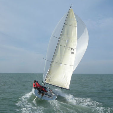 velero de crucero costero - CHANTIER DES ILEAUX