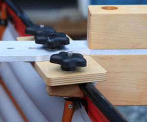 Soporte elevador de motor para kayak - Pakboats/ScanSport, Inc.