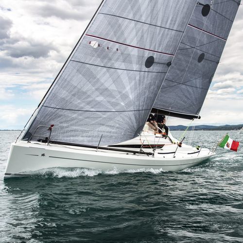 Velero de regata y crucero - 9.98 - Italia Yachts - de regata oceánica / con 2 camarotes / con doble rueda de timón