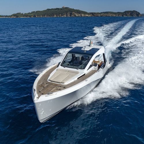 Cabin-cruiser fueraborda - 43 veloce - Italia Yachts - intraborda / bimotor / trimotor