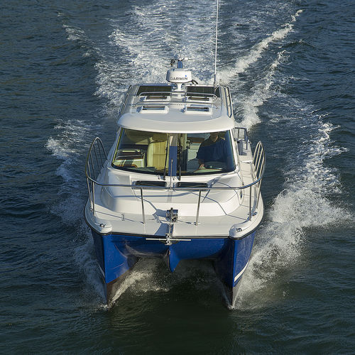 Barco cabinado catamarán - C100 - Aspen Power Catamarans - intraborda / bimotor / con hard-top