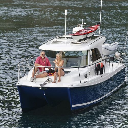 Barco cabinado catamarán - C107 - Aspen Power Catamarans - fueraborda / bimotor / con caseta de timón