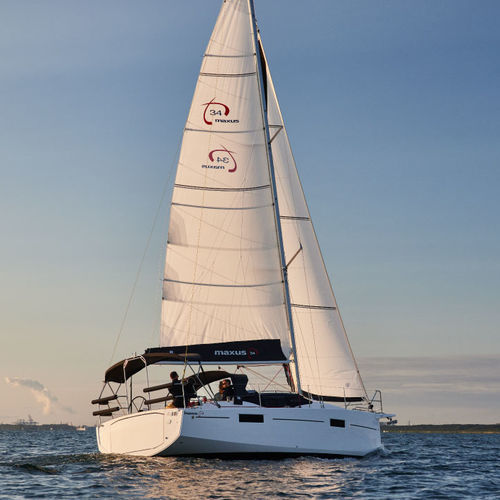 Velero de crucero - Maxus 34 - Northman Krysztof Stepniak  - con 3 camarotes / con 10 literas / con bauprés