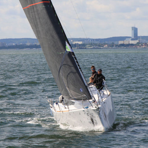 Velero de crucero - Maxus Evo 24 - Northman Krysztof Stepniak  - con 2 camarotes / con 8 literas / con quilla retráctil