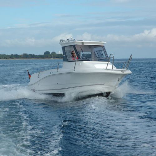 Barco de motor de pesca-paseo fueraborda - M670 PILOTHOUSE - Mazury Sp. z o.o.  - con caseta de timón / 7 personas máx. / 5 personas máx.