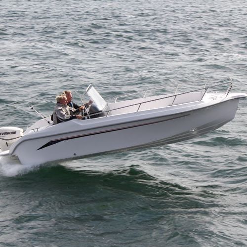 Barco open fueraborda - SM21R - Mazury Sp. z o.o.  - intraborda / con consola central / de pesca deportiva