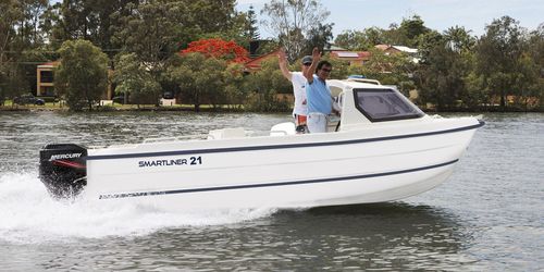 Barco de motor de pesca-paseo fueraborda - Cuddy 21 - SMARTLINER - con caseta de timón / de fibra de vidrio / 7 personas máx.