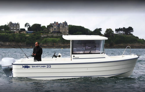 Barco de motor de pesca-paseo fueraborda - Fisher 23 - SMARTLINER - con caseta de timón / de pesca-paseo / de fibra de vidrio