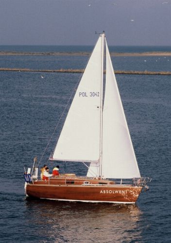 Velero de crucero - ABSOLWENT 900 - HABER YACHTS Sp. z o.o.  - con 7 literas / de madera / con bauprés