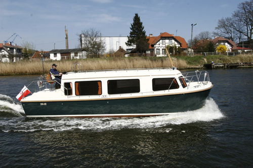 Barco cabinado intraborda - 33 Reporter - HABER YACHTS Sp. z o.o.  - diésel / con hard-top / de chárter