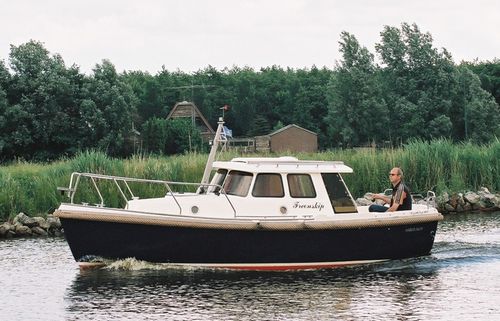 Cabin-cruiser intraborda - 660M - HABER YACHTS Sp. z o.o.  - diésel / de desplazamiento / con hard-top
