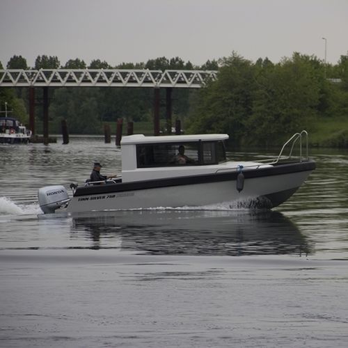 Barco open multicasco - 750 Cabin - Tinn-Silver aluminium boats - fueraborda / intraborda / con cockpit cerrado