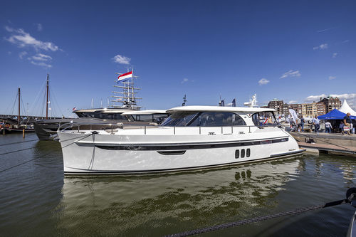 Barco cabinado intraborda - 50S LONG RANGE - Steeler Yachts - diésel / con hard-top / de crucero