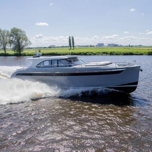 Yate a motor de crucero - 56S PERFORMANCE - Steeler Yachts - con hard-top / IPS / con 2 camarotes