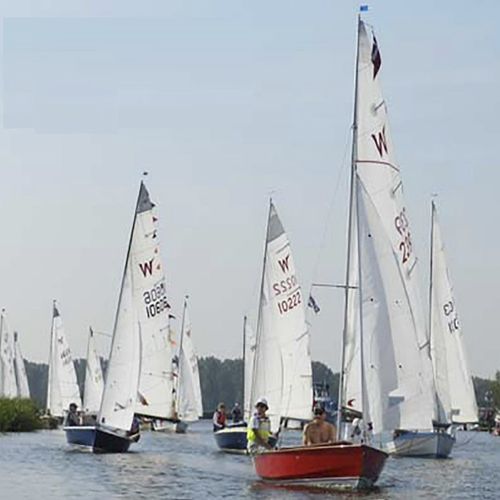 Barco de vela ligera doble - Wayfarer - Hartley Boats - para escuela / spinnaker simétrico