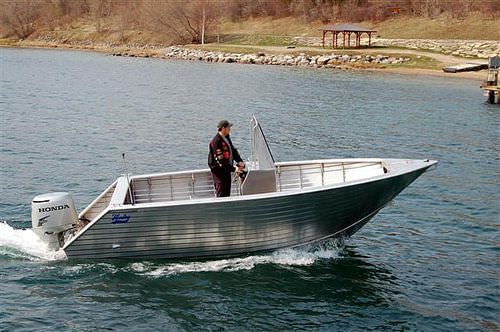 Barco open fueraborda - GEORGIAN BAY 20' - Henley Boats™ - con consola central / de aluminio