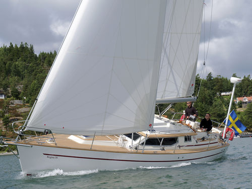 Velero de crucero - Regina 35 - Regina Yachts - con 6 literas / con center cockpit