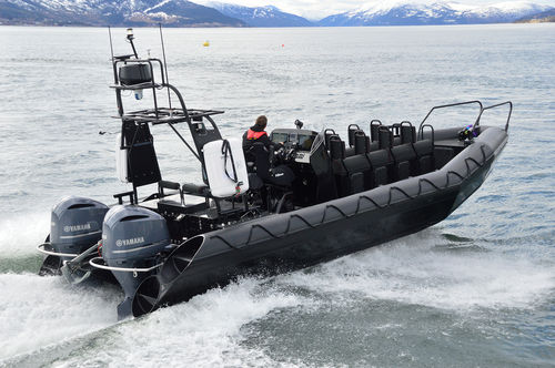 Barco profesional embarcación de apoyo al buceo - AKVA Group ASA - fueraborda