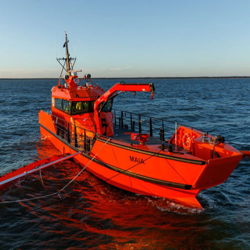 Barco profesional embarcación de recuperación de hidrocarburos - MAIA - Baltic Workboats AS - intraborda / de aluminio