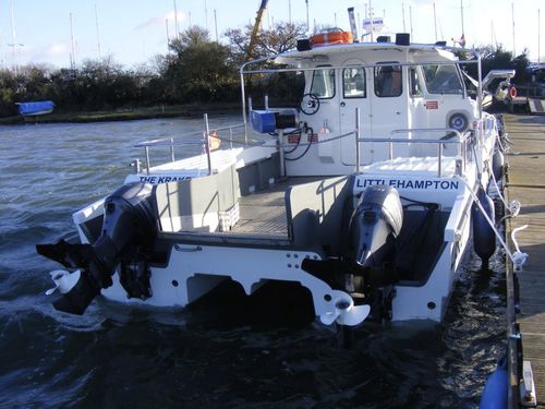 Barco de motor de pesca-paseo catamarán - Kraken - Cheetah Marine - fueraborda / bimotor / con caseta de timón
