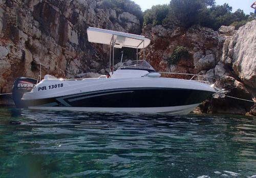 Barco open fueraborda - QX620 - Marine Times Newspaper - con consola central / de pesca deportiva / 8 personas máx.
