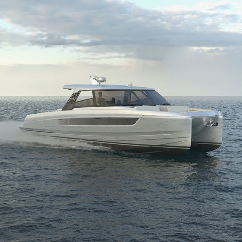 Barco cabinado catamarán - YOT 41 - YOT POWER CATAMARANS - fueraborda / bimotor