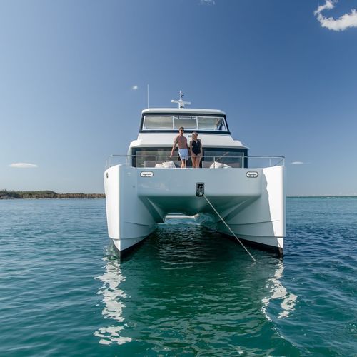 Yate a motor catamarán a motor - 62 - ILIAD Catamarans - de crucero / clásico / con fly