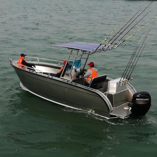 Barco open fueraborda - Seaya 620D - Qing Dao Hvon Boat Co., Ltd. - con consola central / de pesca deportiva / de crucero
