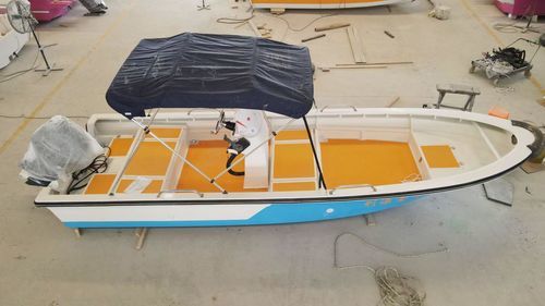 Barco open fueraborda - YB-620 - Changzhou Youbang Boat Co., Ltd. - con consola central / de esquí acuático / de pesca deportiva