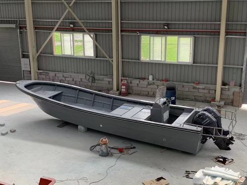 Barco de motor de pesca-paseo fueraborda - YB-973 - Changzhou Youbang Boat Co., Ltd. - bimotor / open / multiusos
