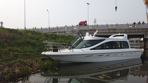 Barco profesional barco de vigilancia - YB-1056 - Changzhou Youbang Boat Co., Ltd. - fueraborda / fibra de vidrio