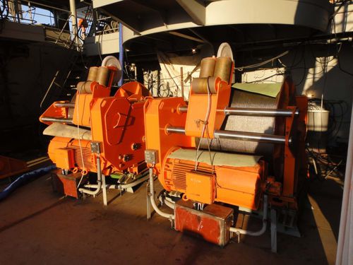 Chigre para buques de investigación - Adria Winch - para cable umbilical de ROV / para investigación oceanográfica / motor eléctrico