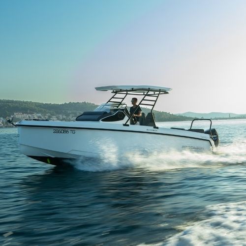 Barco open fueraborda - 25  - Protagon Yachts - con consola central / de buceo / con solárium