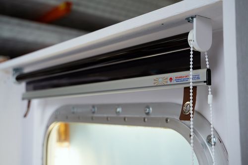 Cortina enrollador - SOLAROLA - Solar Solve - aluminio / para buque / antideslumbrante