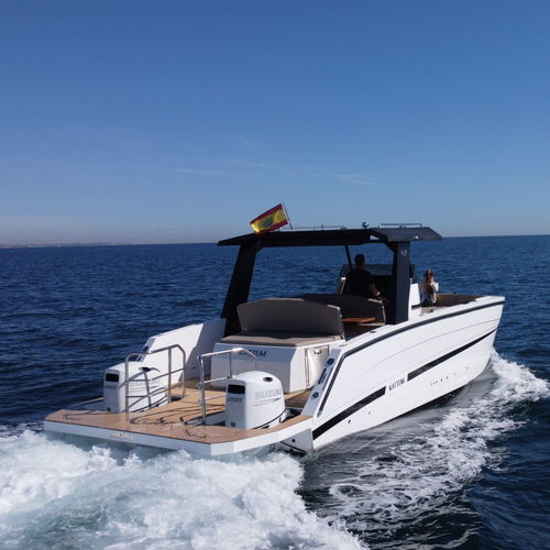 Barco open catamarán - K 30 - Kattum Yachts - fueraborda / bimotor / con consola central