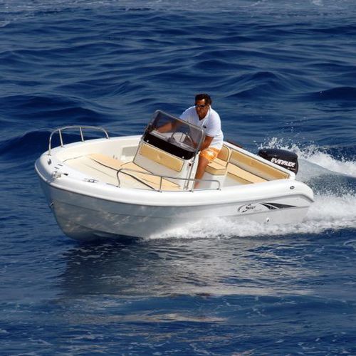 Barco open fueraborda - 520  - SAVER  S.R.L. - con consola central / 6 personas máx. / con solárium
