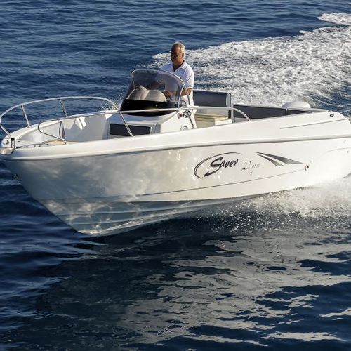 Barco open fueraborda - 22  - SAVER  S.R.L. - con consola central / de pesca deportiva / 8 personas máx.