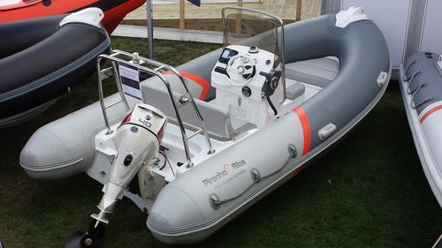 Embarcación neumática fueraborda - Piranha P450 Ocean - Piranha Ribs Ltd - RIB / con consola central / con roll-bar