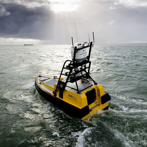 Vehículo no tripulado marino para estudios oceanográficos - C-Worker 6  - Autonomous Surface Vehicles, UK - para mediciones ambientales / para estudios hidrográficos / monocasco