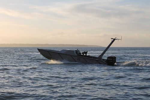 Vehículo no tripulado marino patrullero - C-Target 9  - Autonomous Surface Vehicles, UK - autónomo