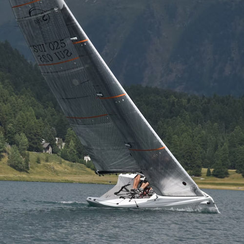 Velero daysailer - 750 - Esse Boats - velero de quilla deportivo / de regata / de carbono