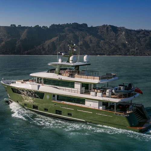 Superyate de crucero - HYHMÄ - Cantiere Delle Marche - raised pilothouse / con 5 camarotes