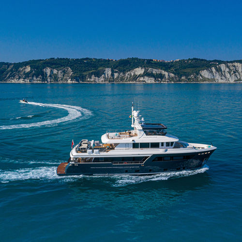 Superyate de crucero - DARWIN CLASS - Cantiere Delle Marche - con caseta de timón / con 5 camarotes / con 4 camarotes