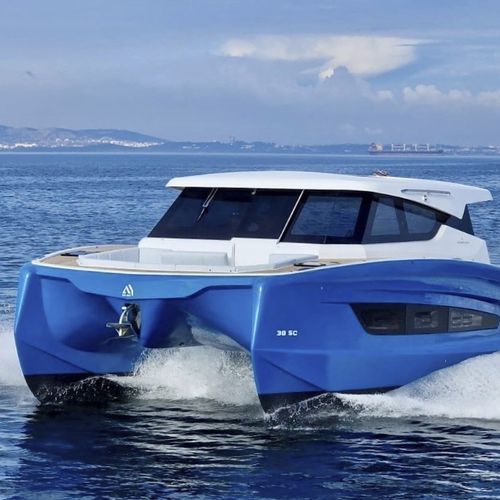 Barco cabinado catamarán - 38SC - AVENTURA YACHTS - intraborda / fueraborda / diésel