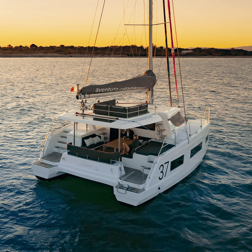 catamarán - AVENTURA YACHTS
