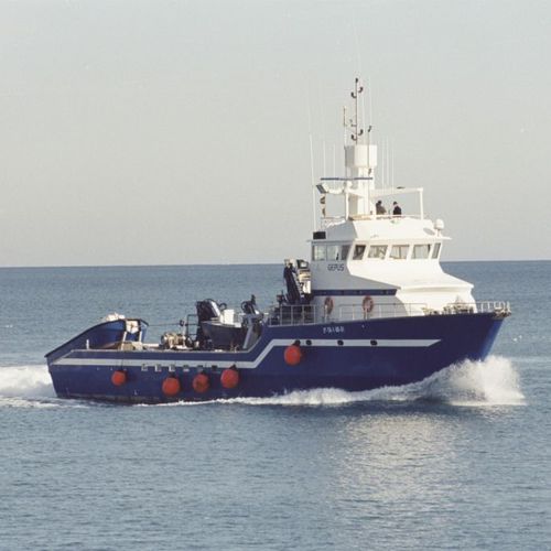 Buque de pesca profesional atunero cerquero - 5000 - 4000 TC - ARESA SHIPYARD - PRV / de acero