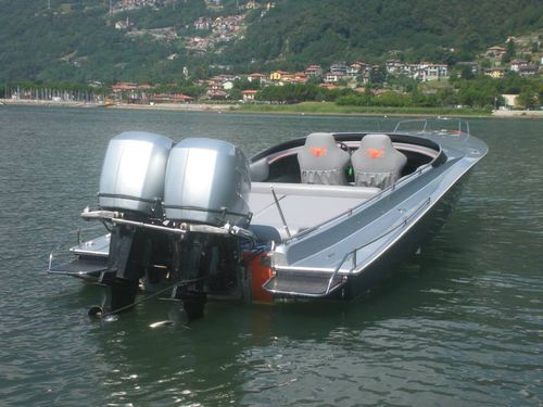 Runabout fueraborda - 32 Race - Albatro International Srl - bimotor / de deporte
